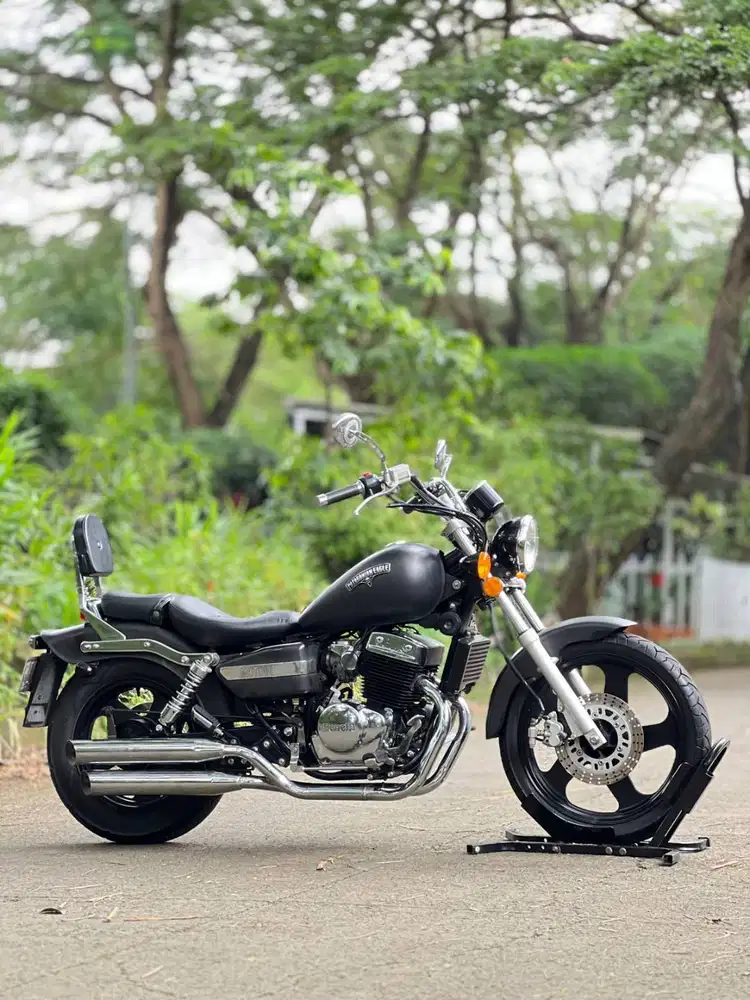 BENELLI PATAGONIAN EAGLE 250 KARBU 2019 HITAM KM 8K PAJAK ON SUPERB