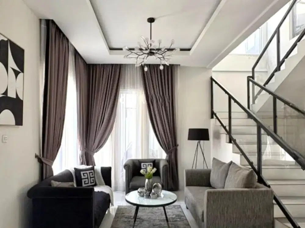 dengan kolam renang 700 m to STAN bintaro sektor 3 1,2 km to Sekolah pembangunan jaya sektor 5  luas dan modern rumah di bintaro