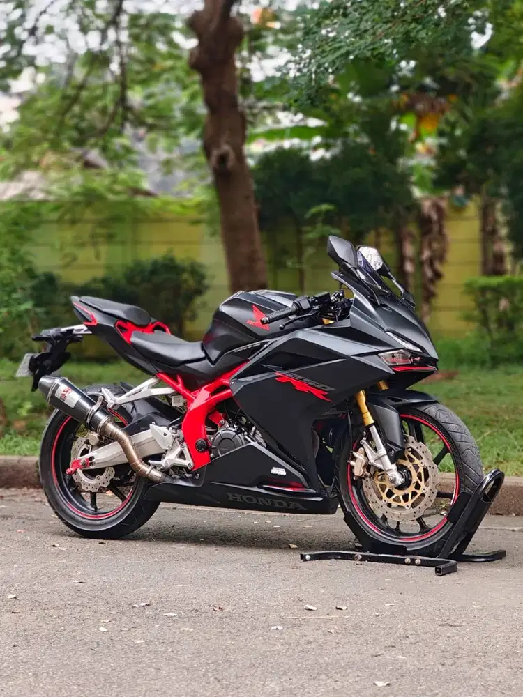 HONDA NEW CBR250RR NON ABS 2020 HITAM KM 11K PAJAK ON SIAP NGEBUT