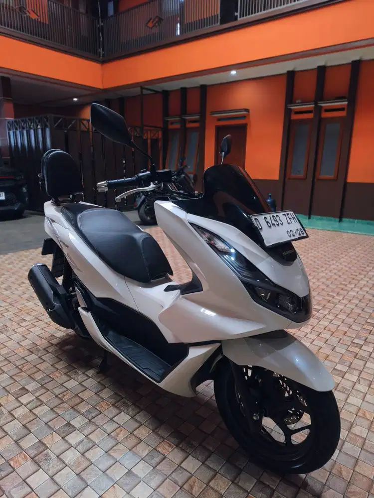 pcx 160 2023 white