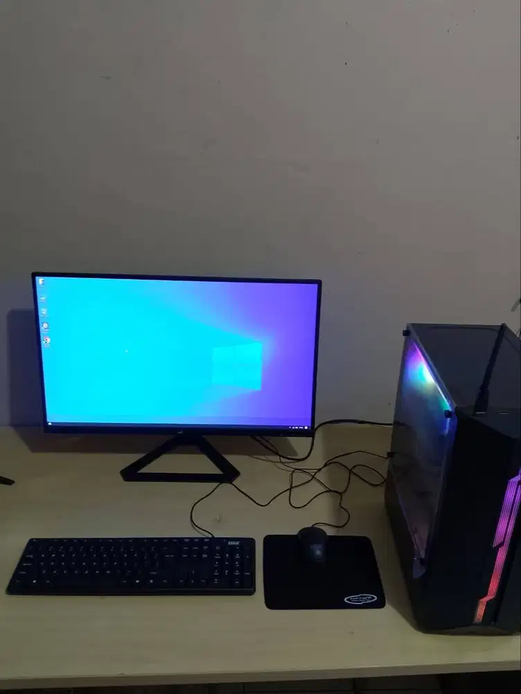 Pc + monitor 27 inch i3 + 8gb + ssd 256gb + case rgb baru + fan rgb