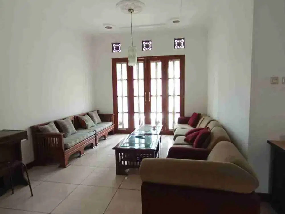 Disewakan Rumah Furnished di sayap Ramdhan