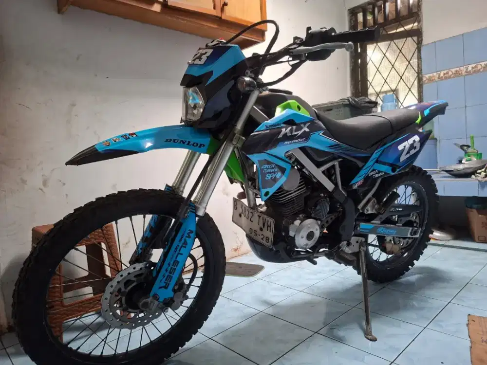 KAWASAKI KLX 150 TAHUN 2017 MESIN BAGUS