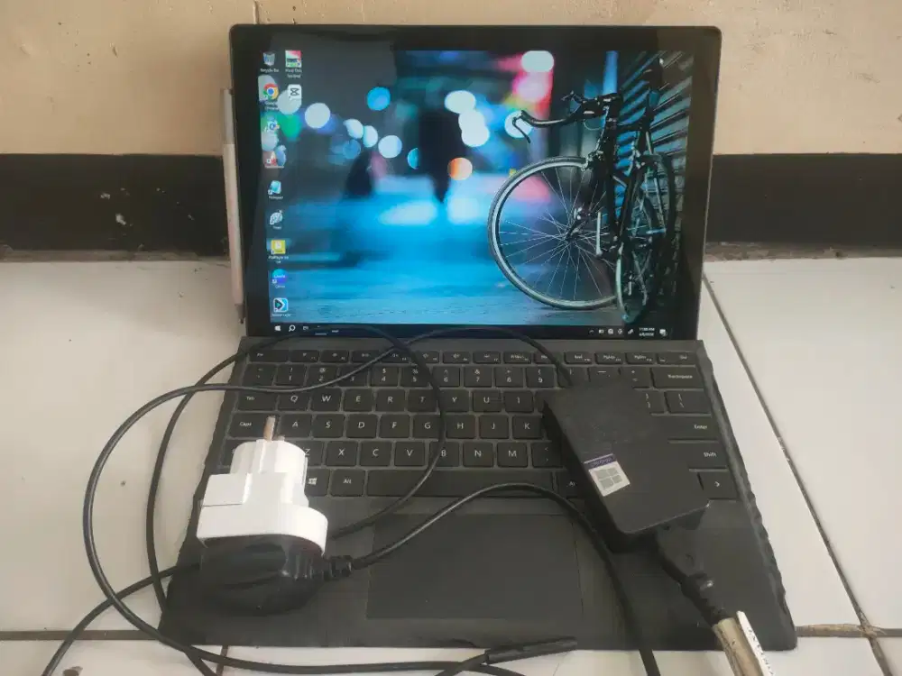 Laptop Tap Surface pro 6 i7 gen 8 ram 8gb ssd 256gb + surface pen ori