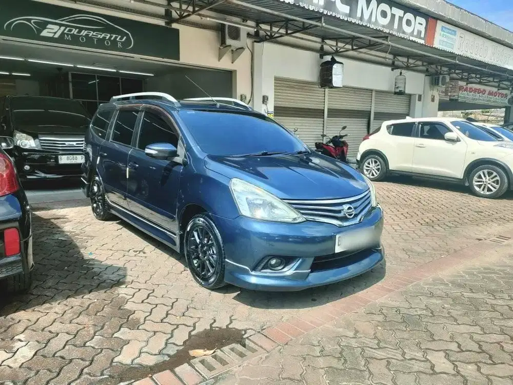 GRAND LIVINA HWS HIGHWAYSTAR 2014 AUTOMATIC BIRU NISSAN