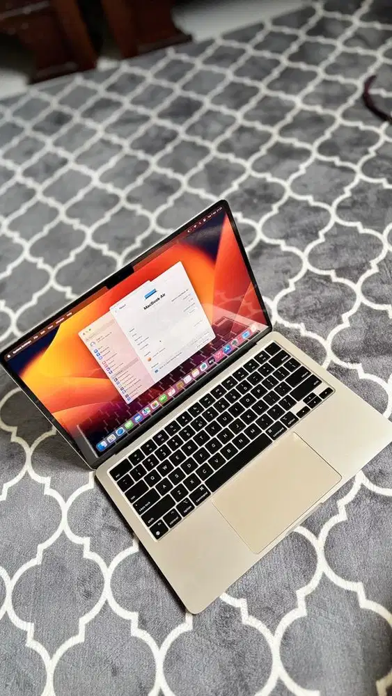 MacBook Air M2 2022 13.6” Starlight (Rosegold) 8/256 Like New