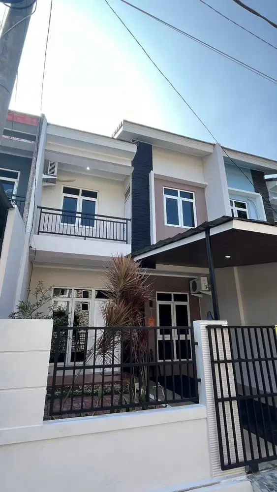 DISEWAKAN RUMAH DENGAN FASILITAS UMUM PALING LENGKAP