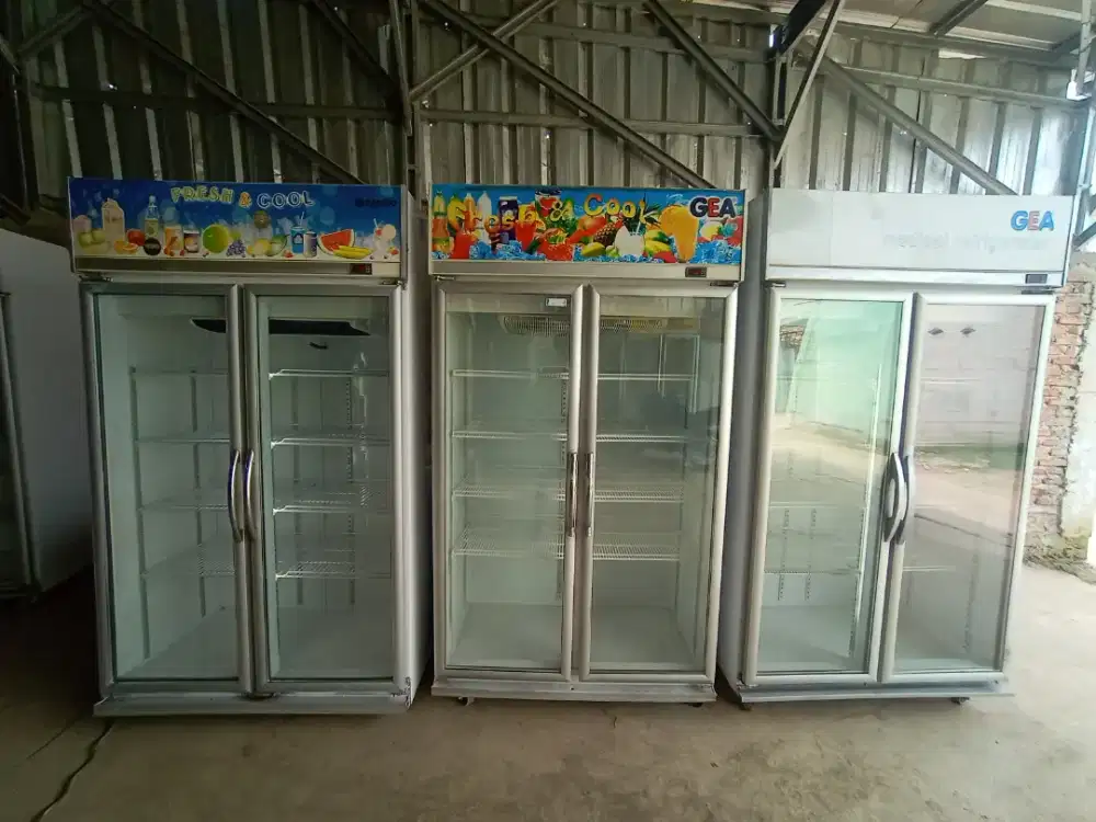 Showcase 2 pintu GEA
