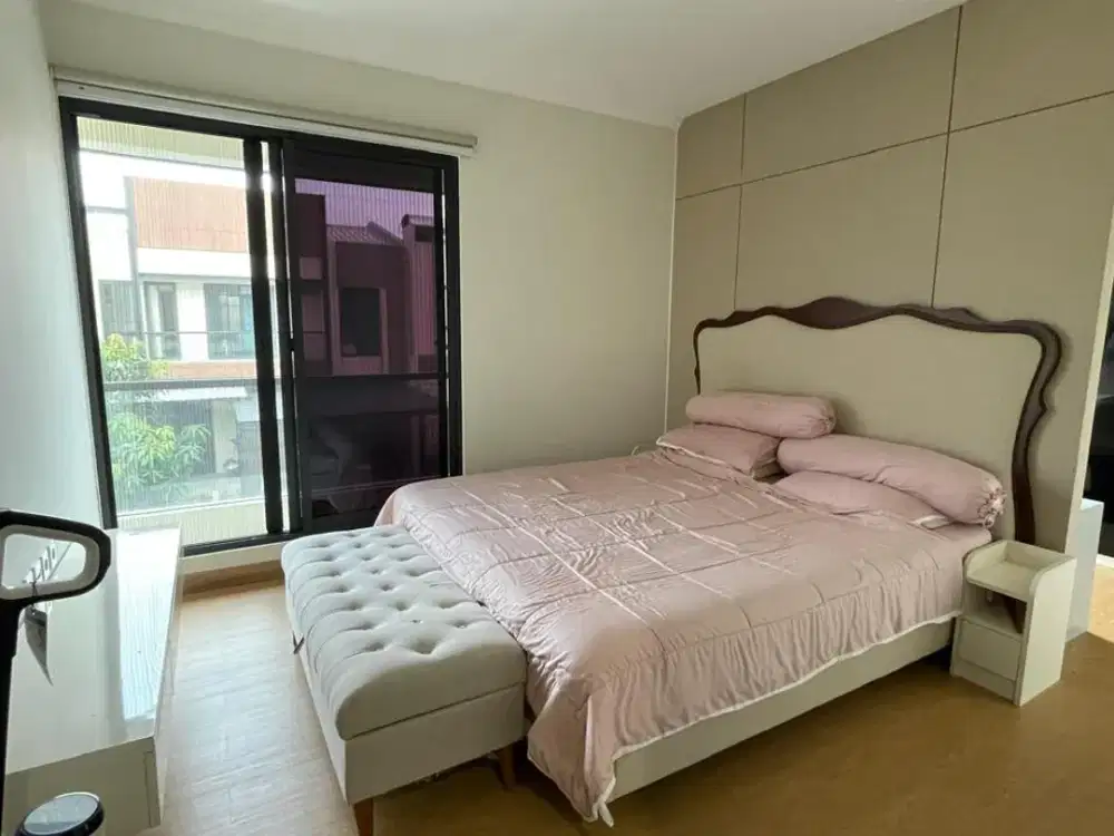 JUAL CEPAT RUMAH HOEK Cluster Carson  Gading Serpong