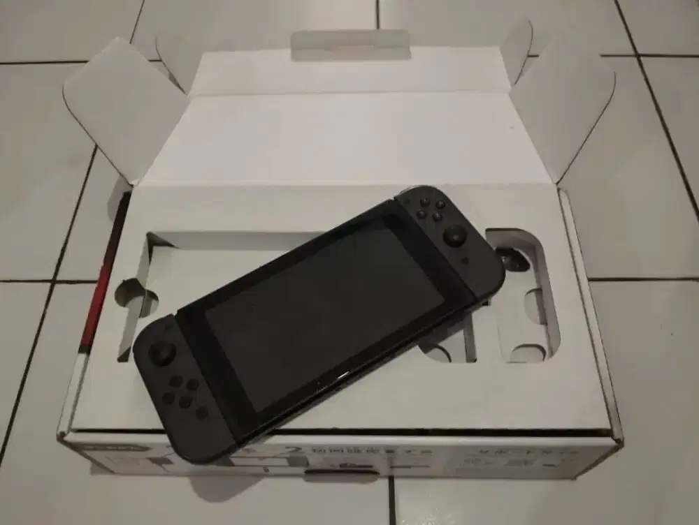 Nintendo Switch V2 + Pro Controller dan gratis 3 Game