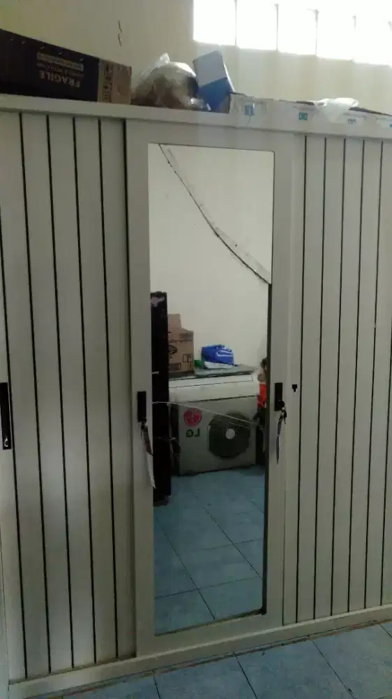 Dijual lemari second