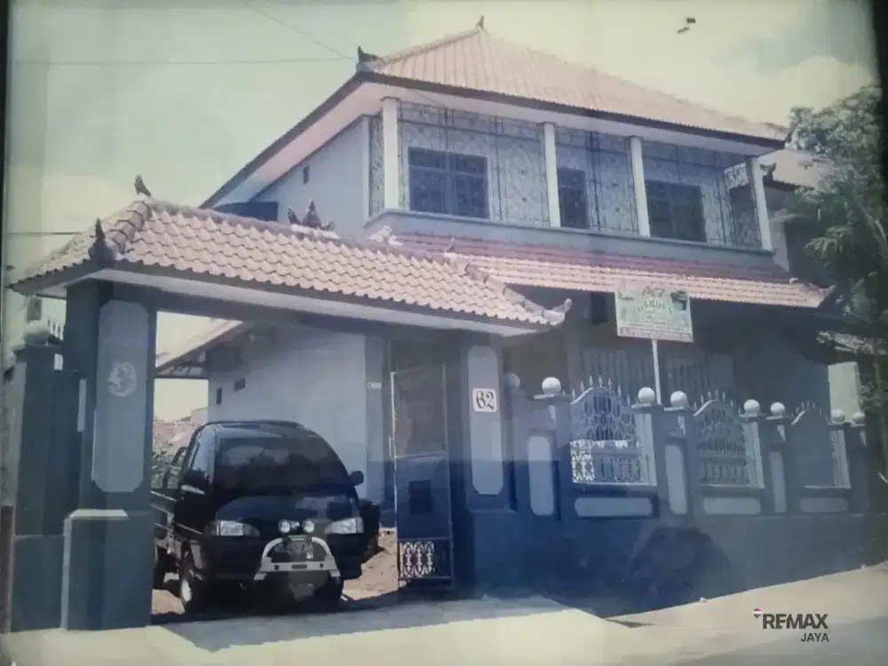 Rumah Plus Toko 2 Lantai Dijual, di Padangsambian, Denpasar Area
