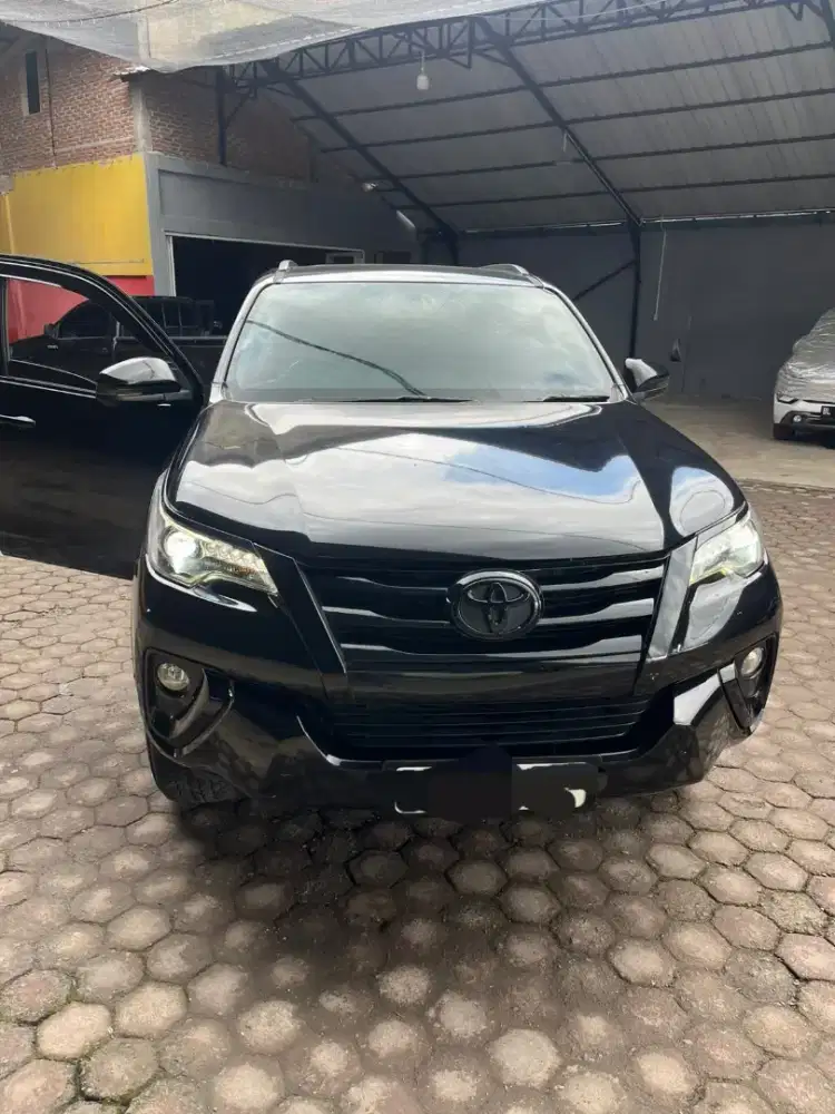 dijual fortuner vrz bebas laka bebas banjir wawa O8l264OO2546
