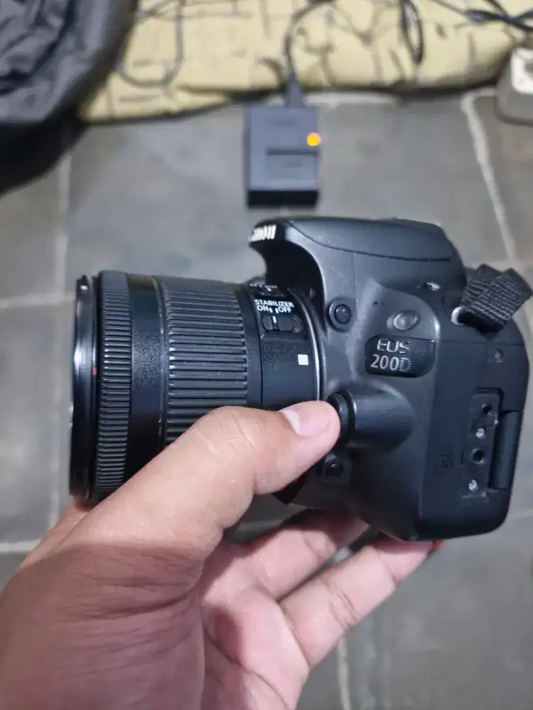 Canon EOS 200D + Lensa Kit