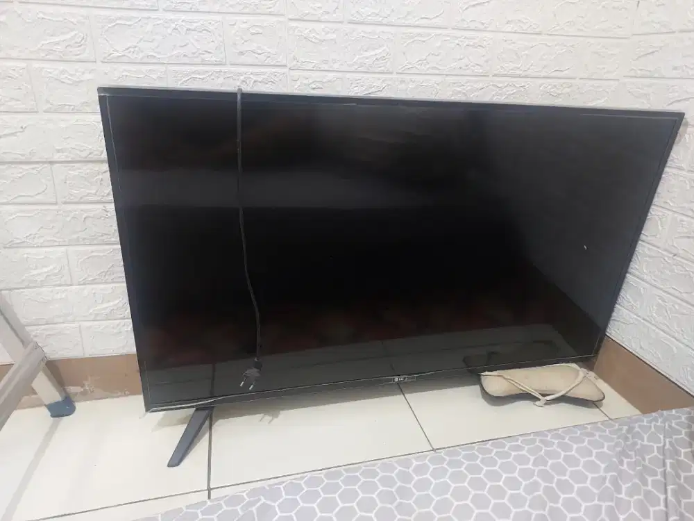 Televisi bekas DISKON 50%