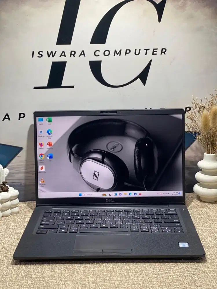 Laptop dell 7400 , Core i7 Gen 8 , Ram 8GB , Ssd 512GB ,good condition