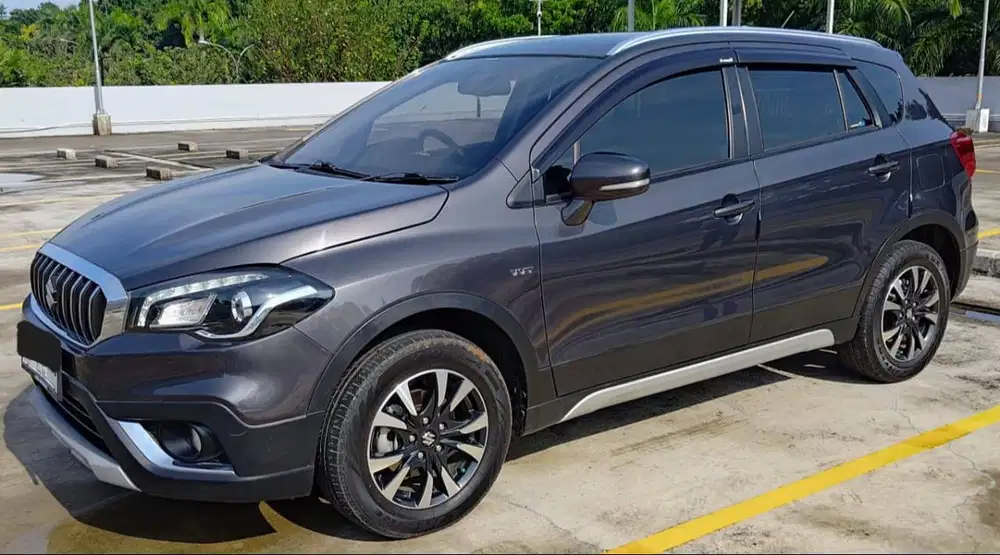 Suzuki S-Cross Sx4 2022 Abu-Abu Grey 2021 2023 KM Low Tangan Pertama