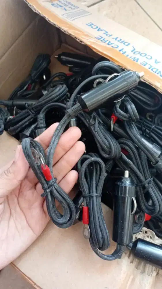 Dicari karyawan khusus cewe admin online shop tinggal didalam