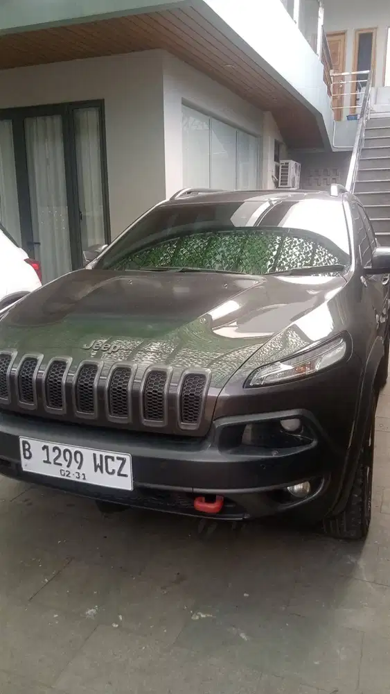 Jeep New Cherokee Trailhawk 4x4 Full Option Panoramic 2014 Abu Abu