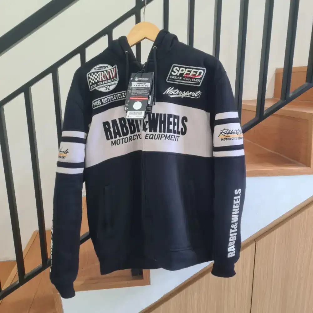 Jaket Rabbit & Wheels combo zippee black white size L kondisi like new