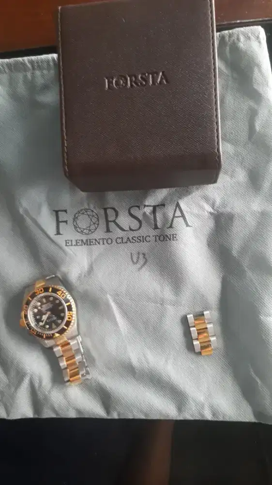 Jam tangan pria merk FORSTA
