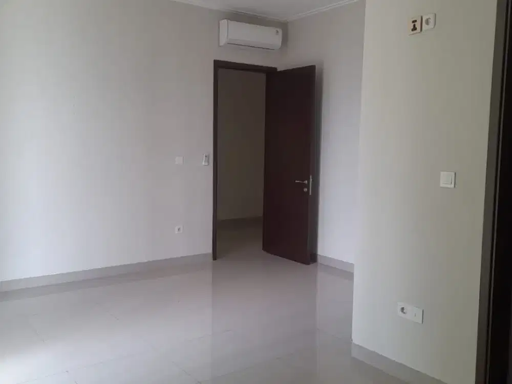 Disewakan Rumah di Tahap 1 Cluster Danau, Uk.8x15m2, Semi Furnish