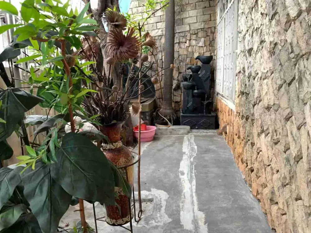 Jual Cepat Rumah Luas 192m² Strategis di Tanjung Duren Jakarta Barat