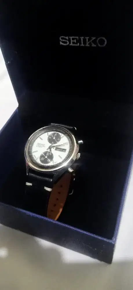 Jam tangan antik Seiko Panda Chronohraph