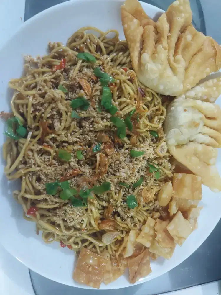 Pegawai untuk masak di Ciumbuleuit