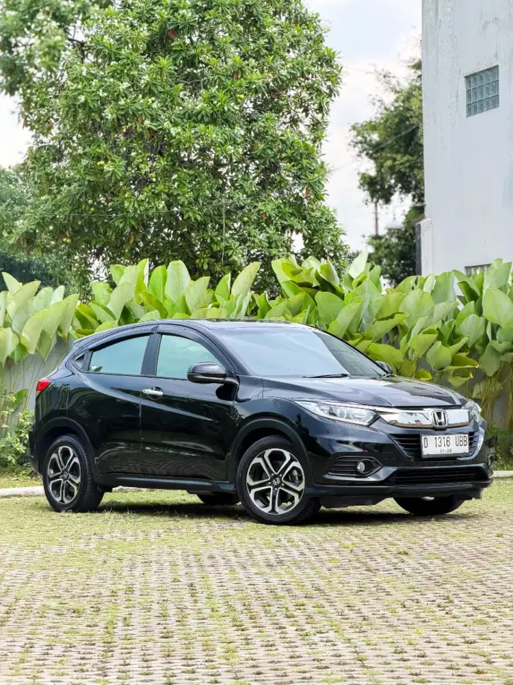 Bismillah numpang jual mobil HR-V E. Cvt. 2020.no.D.hitam