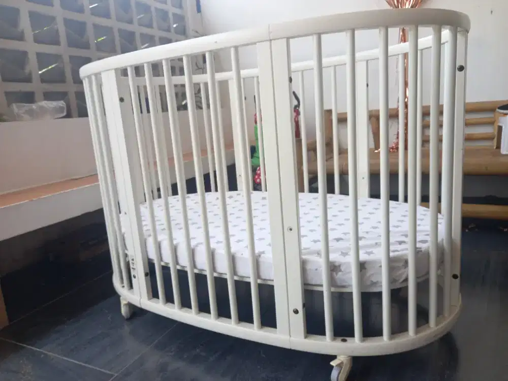 Box bayi, tempat tidur bayi dan anak