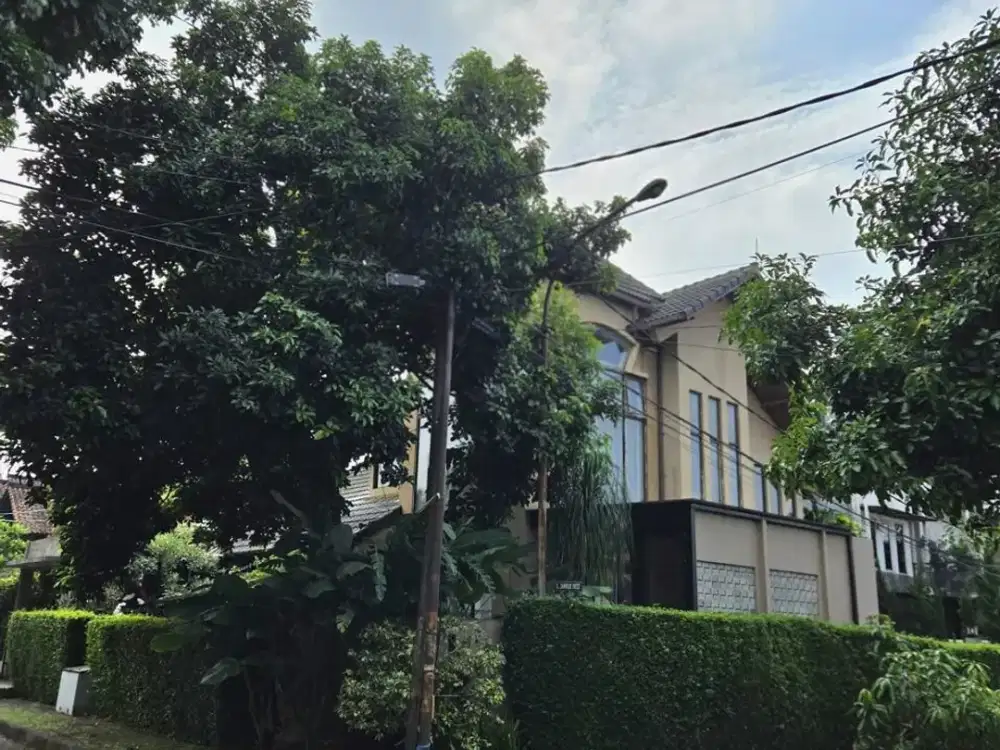 Rumah nyaman Cozzy di Komplek Setiabudi regency