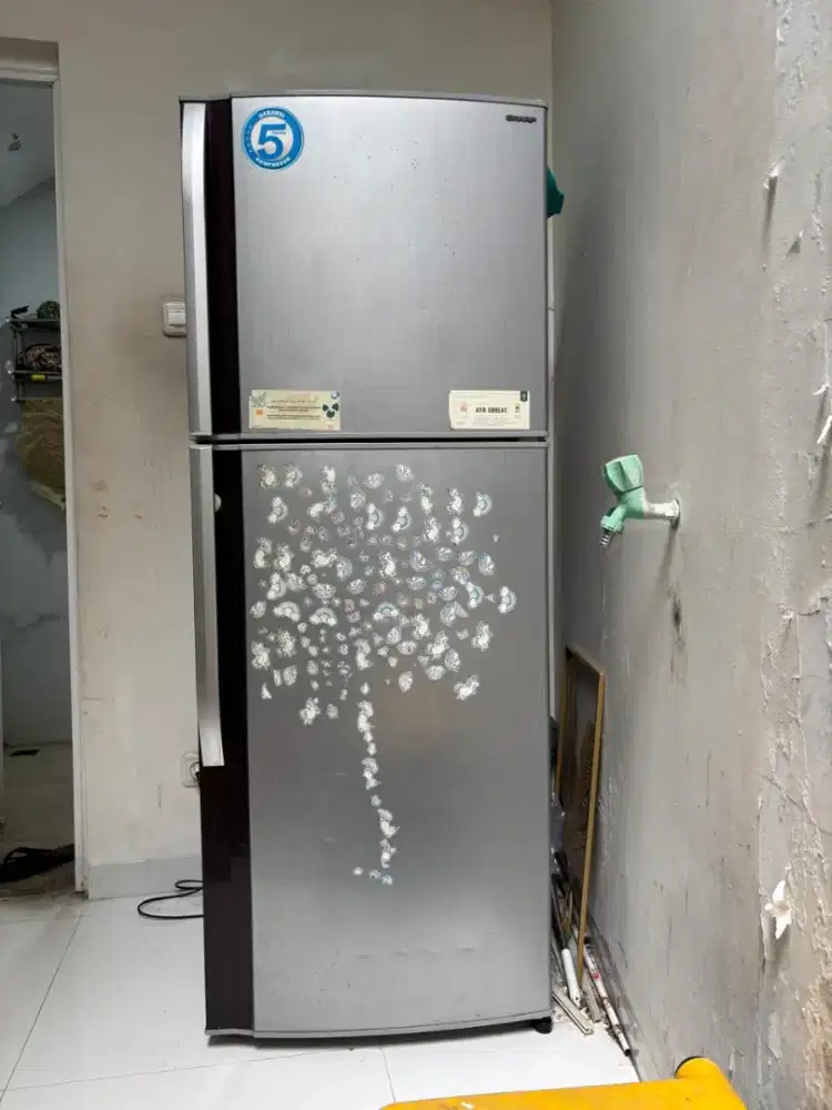 Kulkas sharp jumbo 2pintu hrg bisa nego