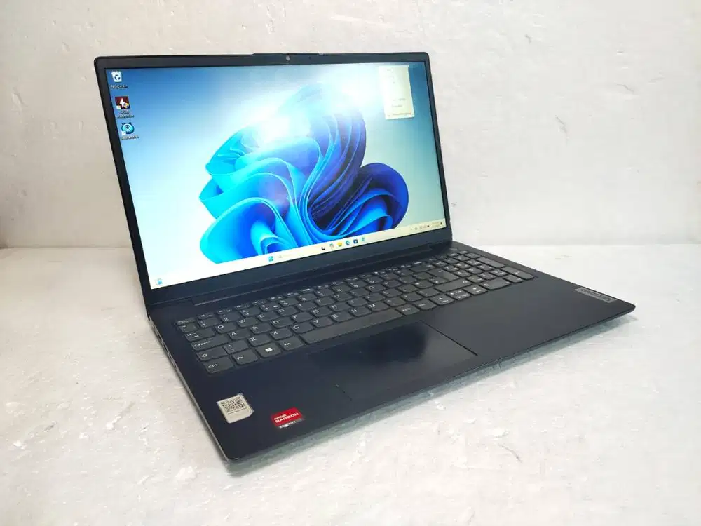 Lenovo V15 G2 ALC model 82KD AMD Ryzen 5-5500U 12cpu RAM 8GB SSD 256GB