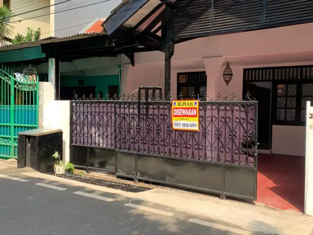 Rumah 2 Lantai di Cilandak – 5 KT, Luas & Super Strategis Dekat MRT!