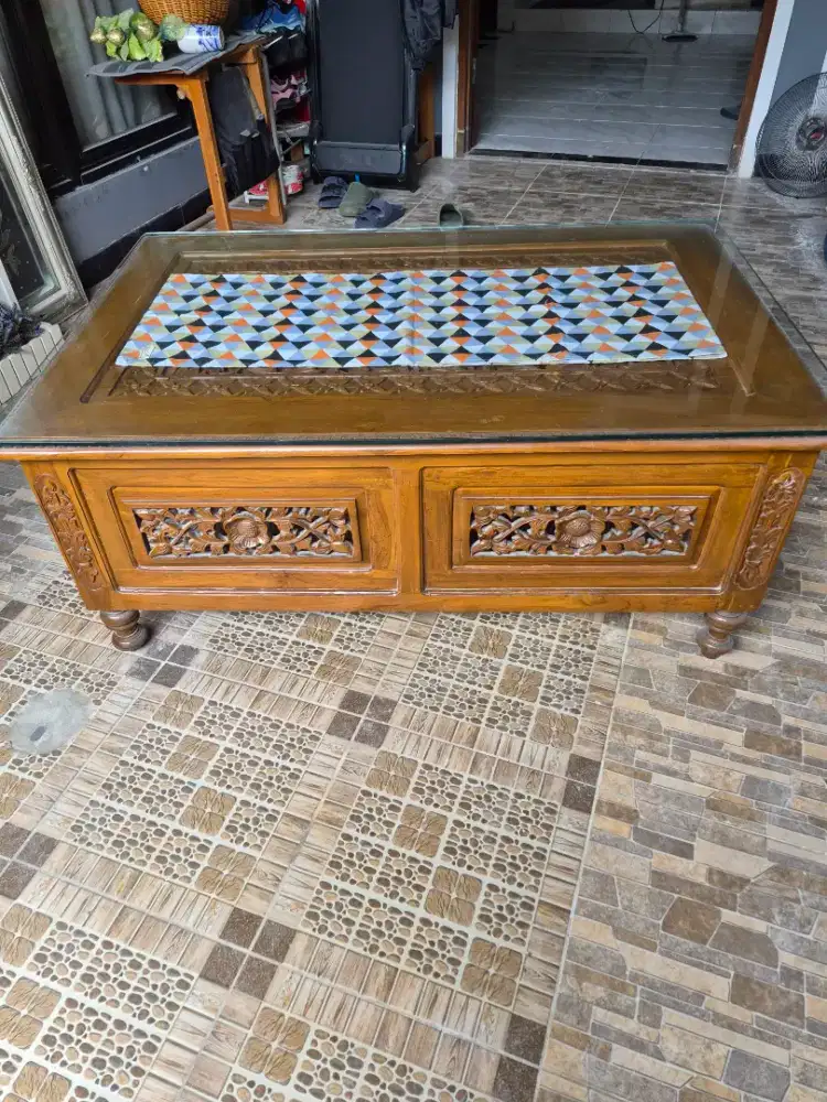 Jual meja tamu kayu ukir asli atas sudah lapis kaca