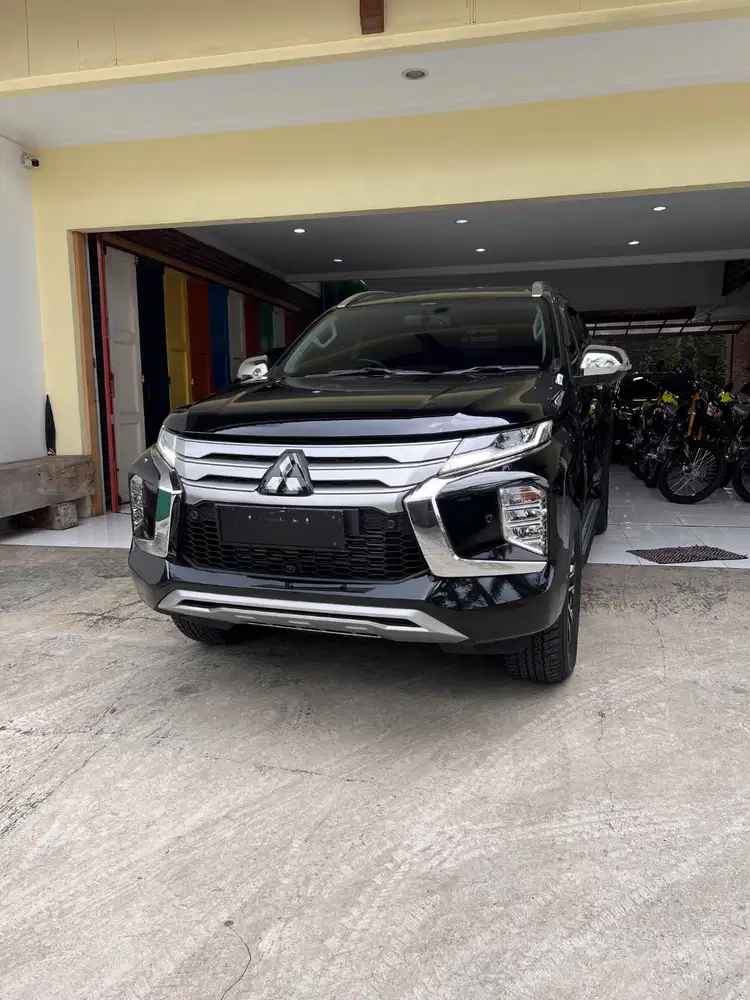 PAJERO SPORT DAKAR ULTIMATE 4x4 (like new)