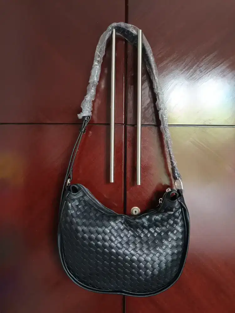 Bottega leather anyaman