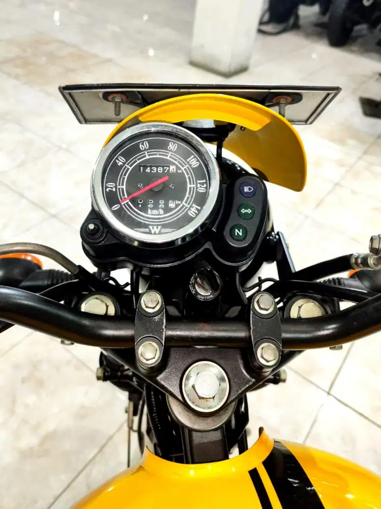 Kawasaki W 175 Cafe Yellow TH 2019 anugerah motor rungkut