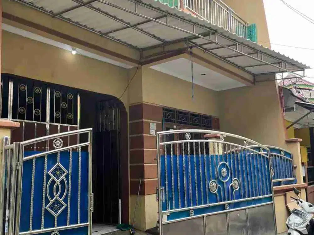 Rumah Strategis dengan 3Kamar Tidur  Siap Huni 2 Lantai di Kalideres Jakarta Barat