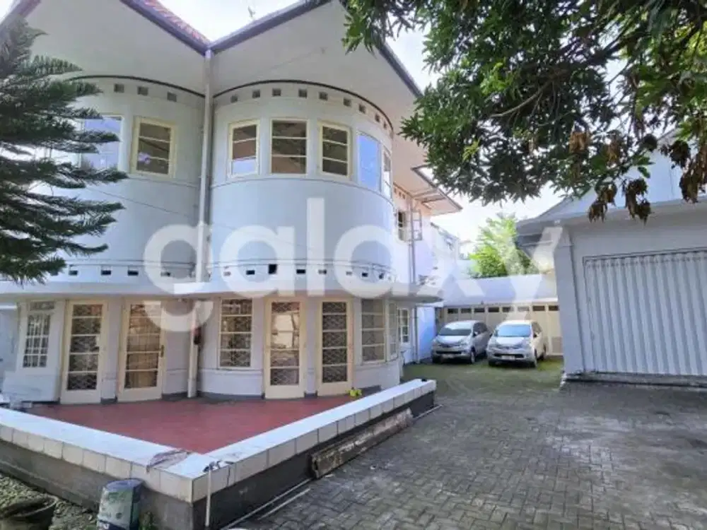 Bangunan Vintage Komersial di Tengah Kota Surabaya, Jalan Kartini