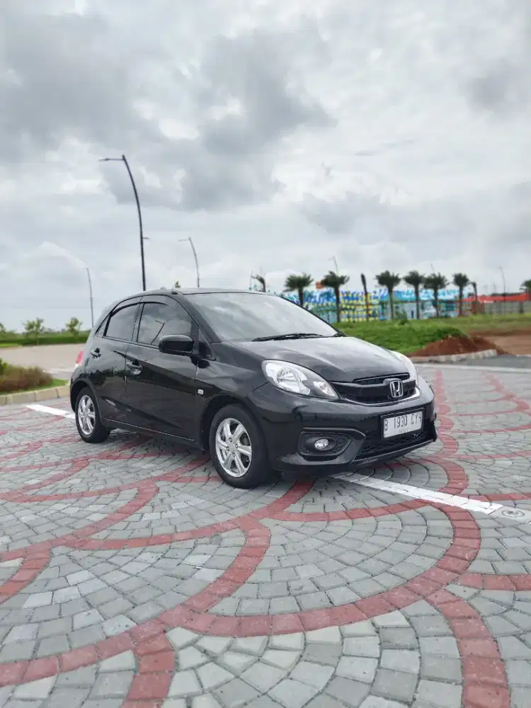 BRIO E CVT 2018 Hitam