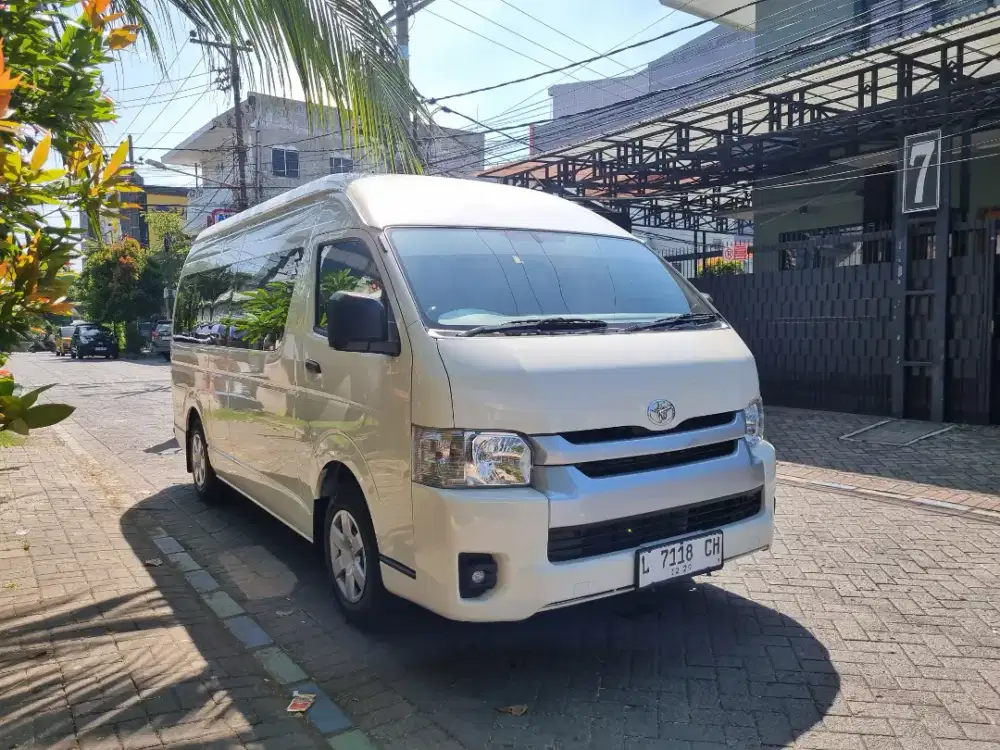 TOYOTA HIACE 3.0 COMUTER MANUAL 2024