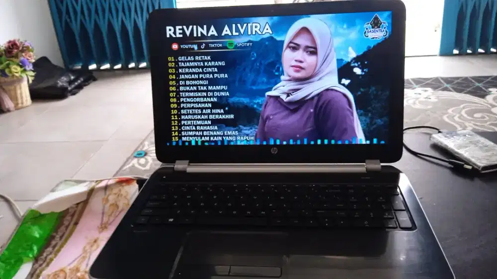 HP pavilion 15 core i5