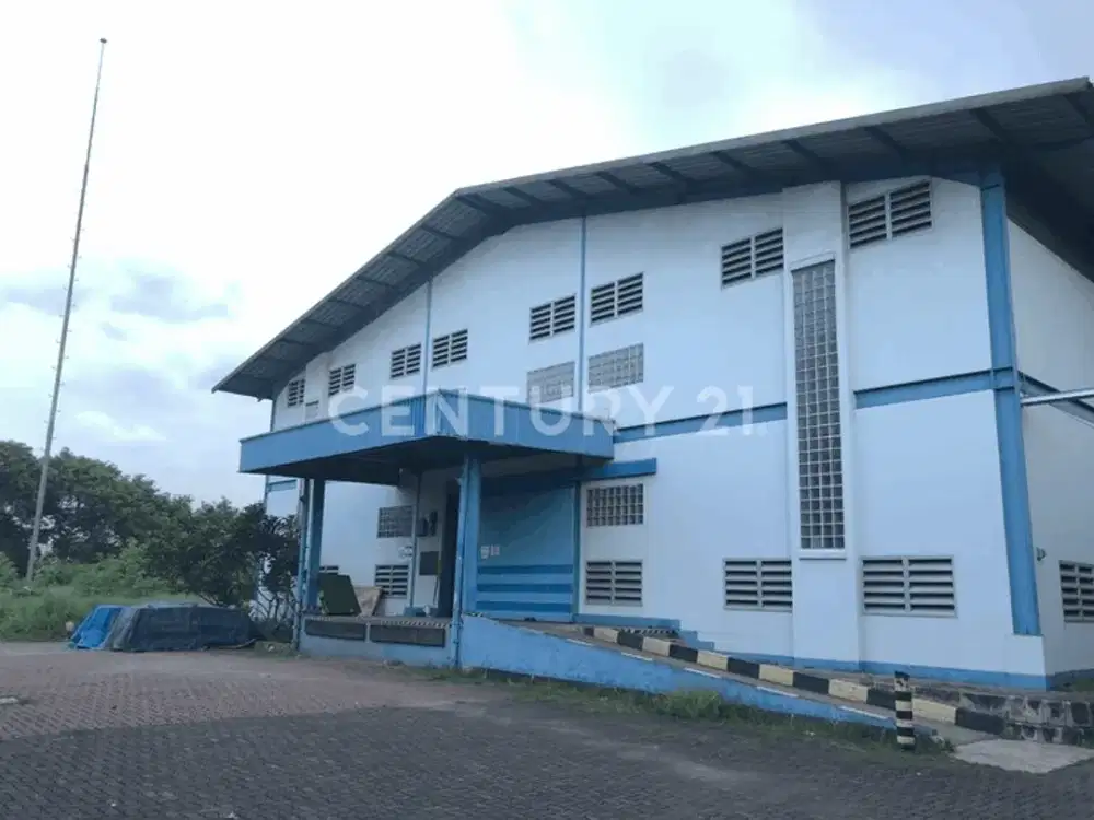 Gudang strategis di kawasan industri ternama, cocok untuk operasional logistik & manufaktur.