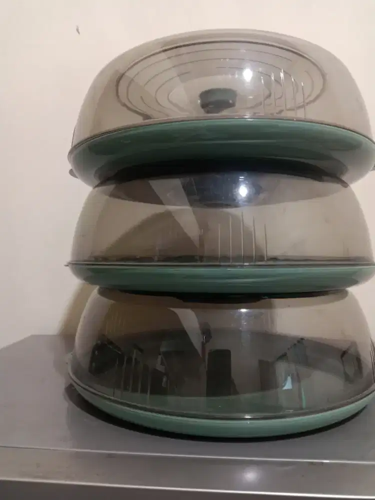 Tempat makanan serbaguna