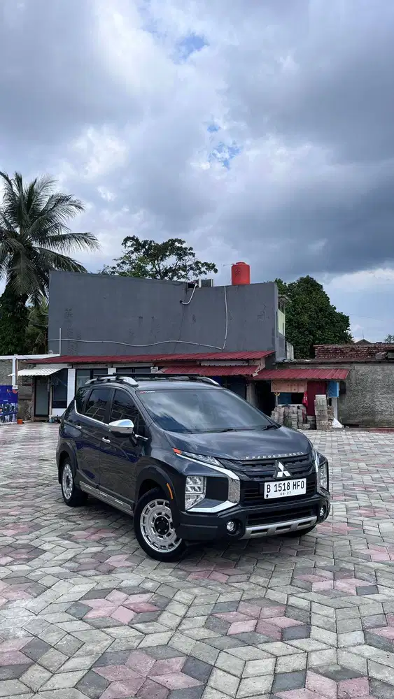 Xpander Cross 2022 Premium package Abu - Abu Grey 2021 2023