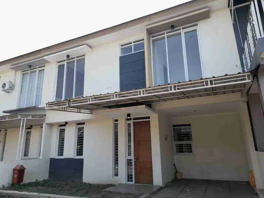 DIJUAL CEPAT RUMAH TOWN HOUSE 2 LANTAI DI BUMI CIWASTRA BANDUNG
