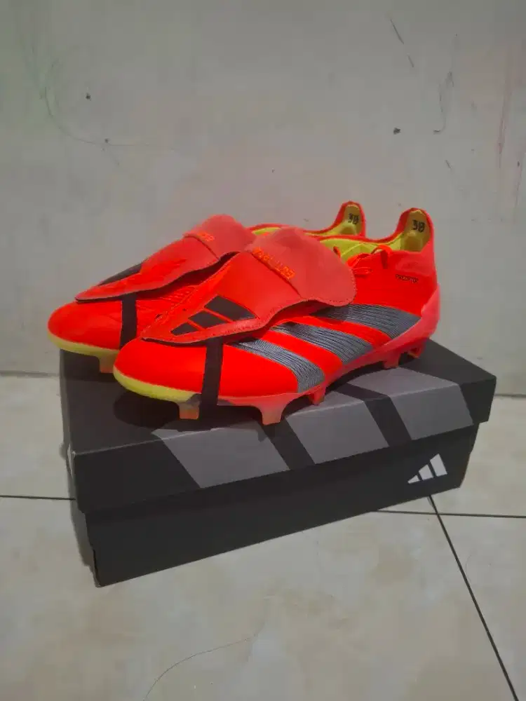 Sepatu adidas predator