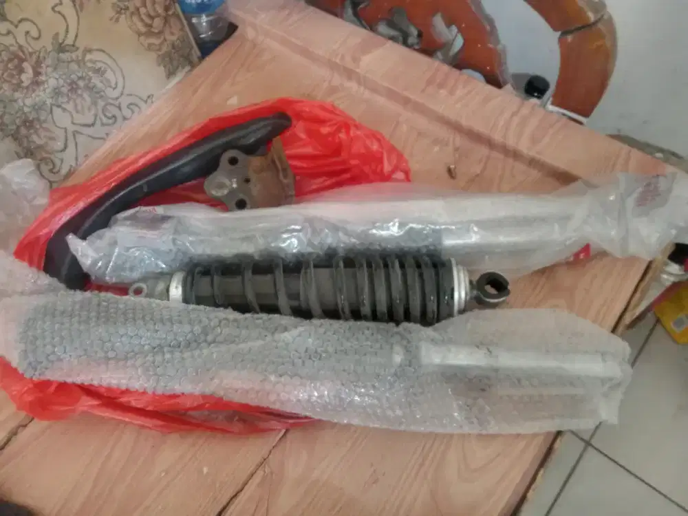 Shockbreaker depan dan belakang beat